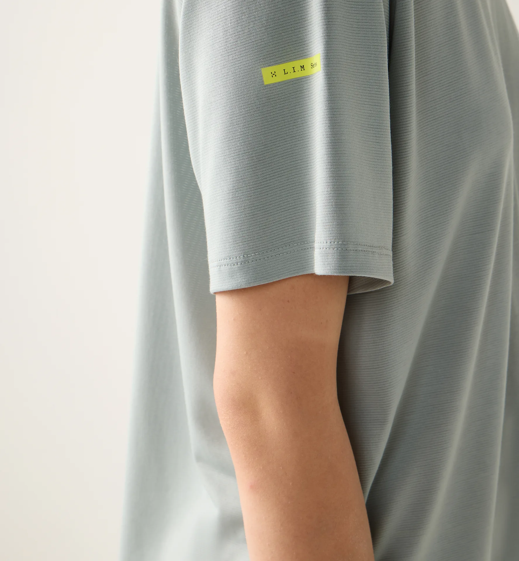 L.I.M Delta Crop Tee Women Dew Green Melange