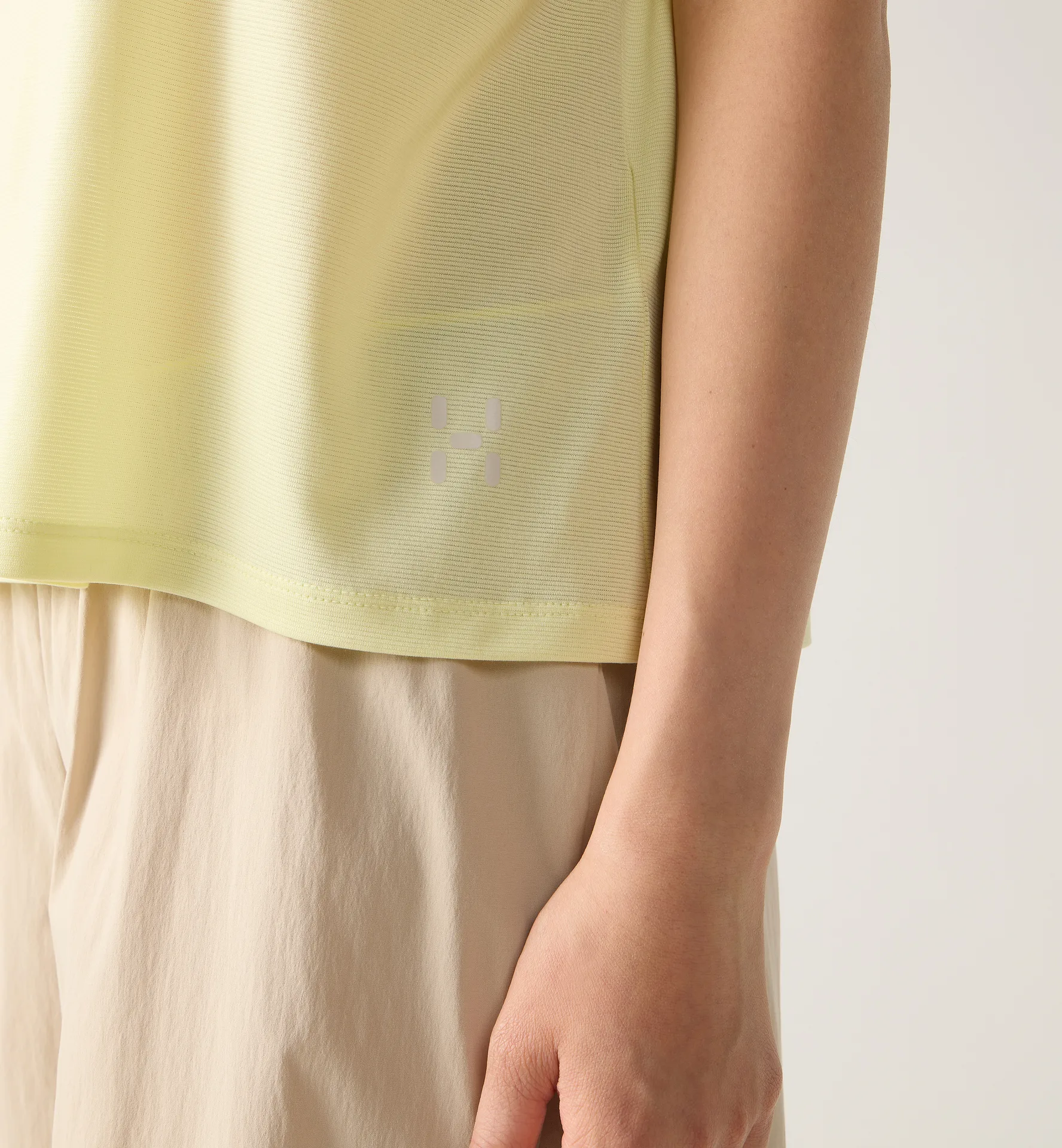 L.I.M Delta Crop Tee Women Yellow Rise Melange