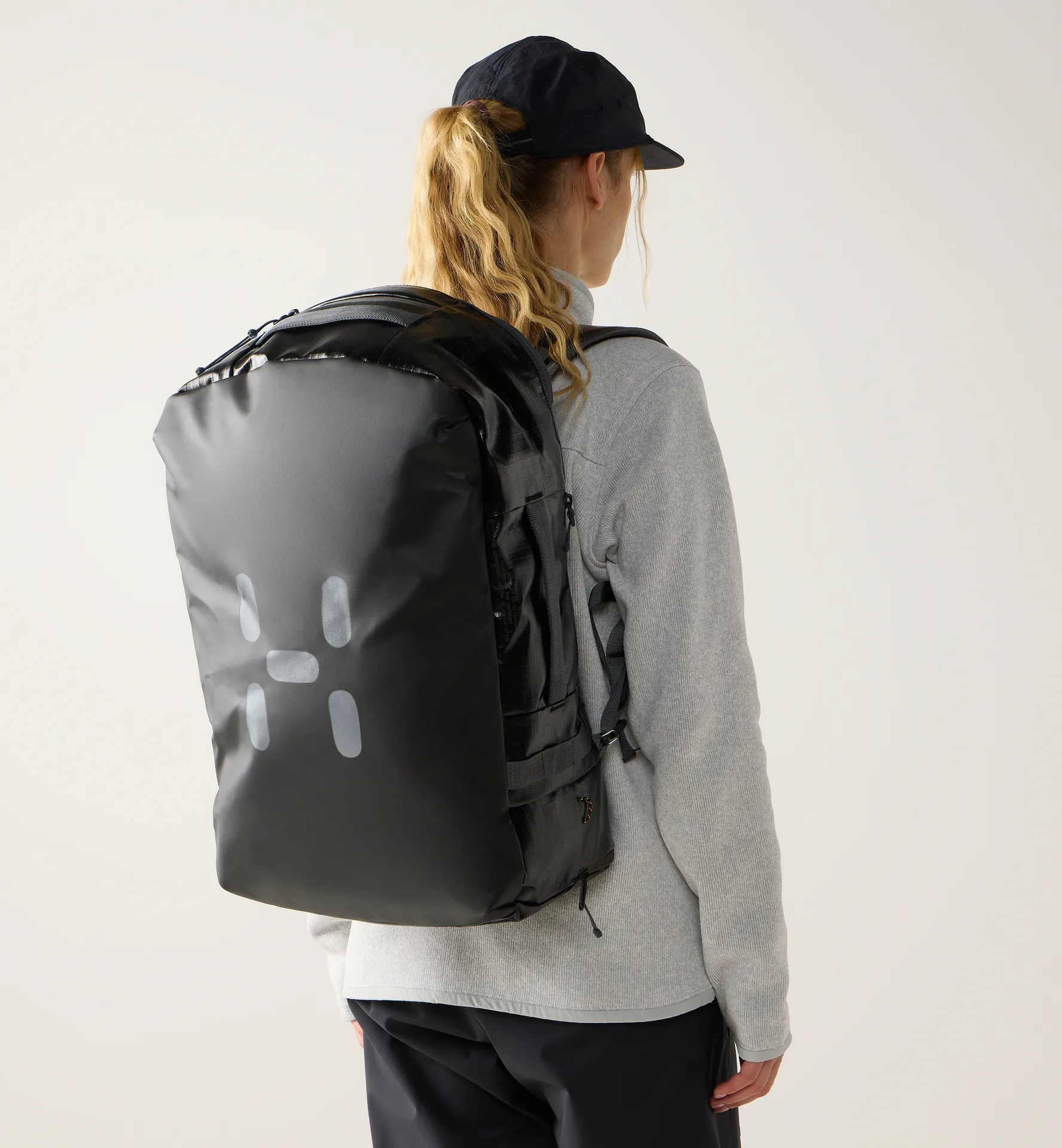 Magma 42L True Black/Magnetite