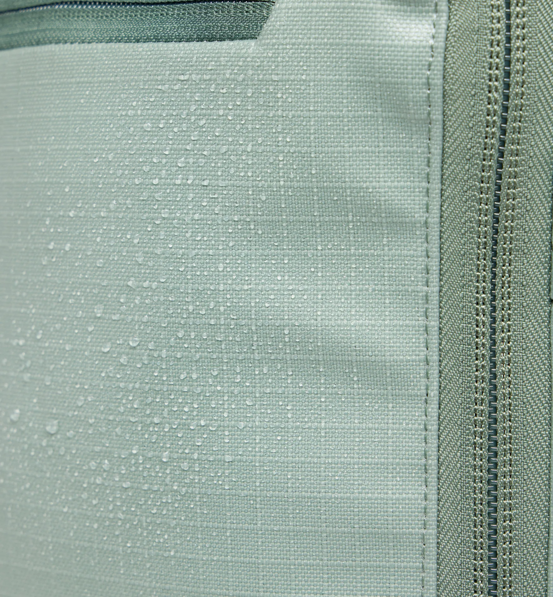 Magma 42L Dew Green / Chlorophyll Green