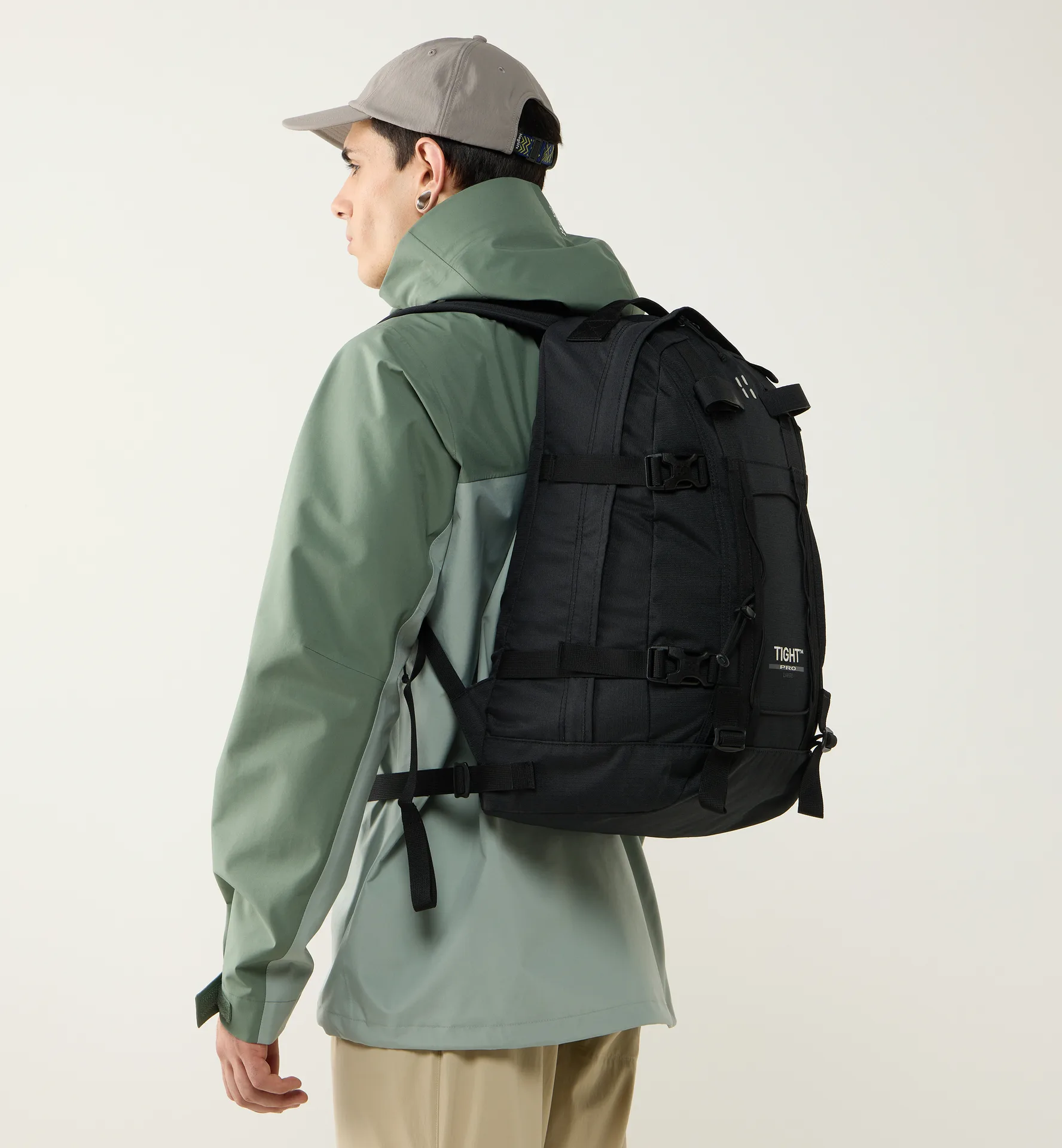 Tight Pro Large | True Black | Daypacks | Laptop backpacks 