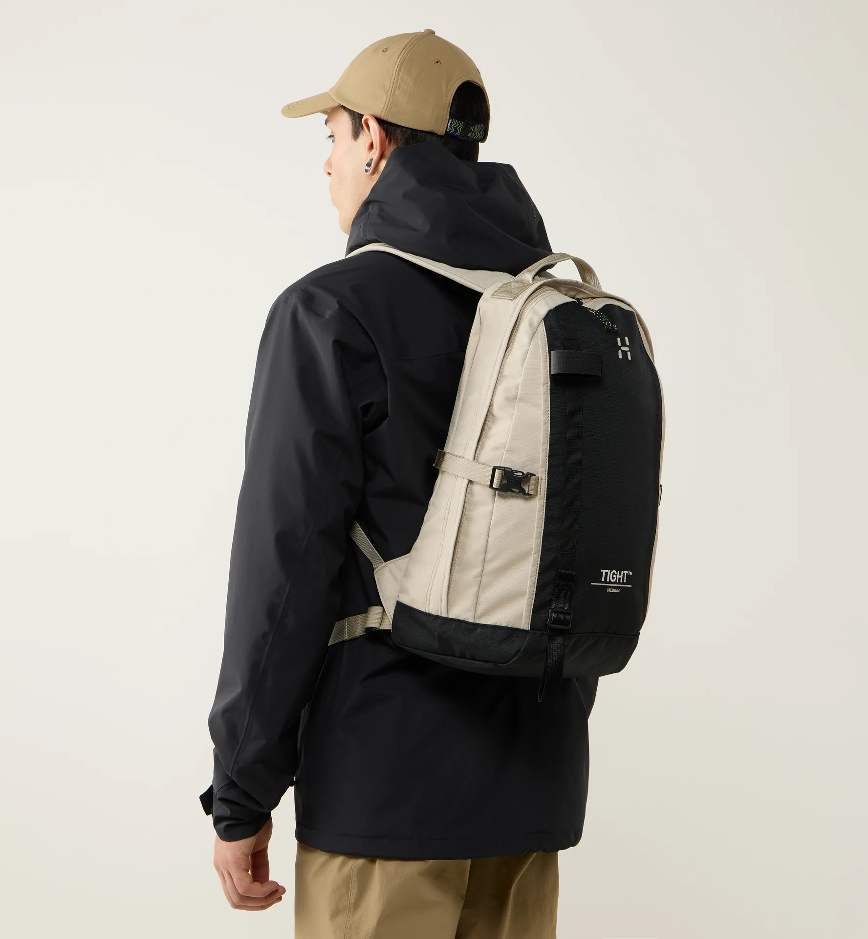Tight Medium | True Back/Chalk Beige | Daypacks | Laptop backpacks