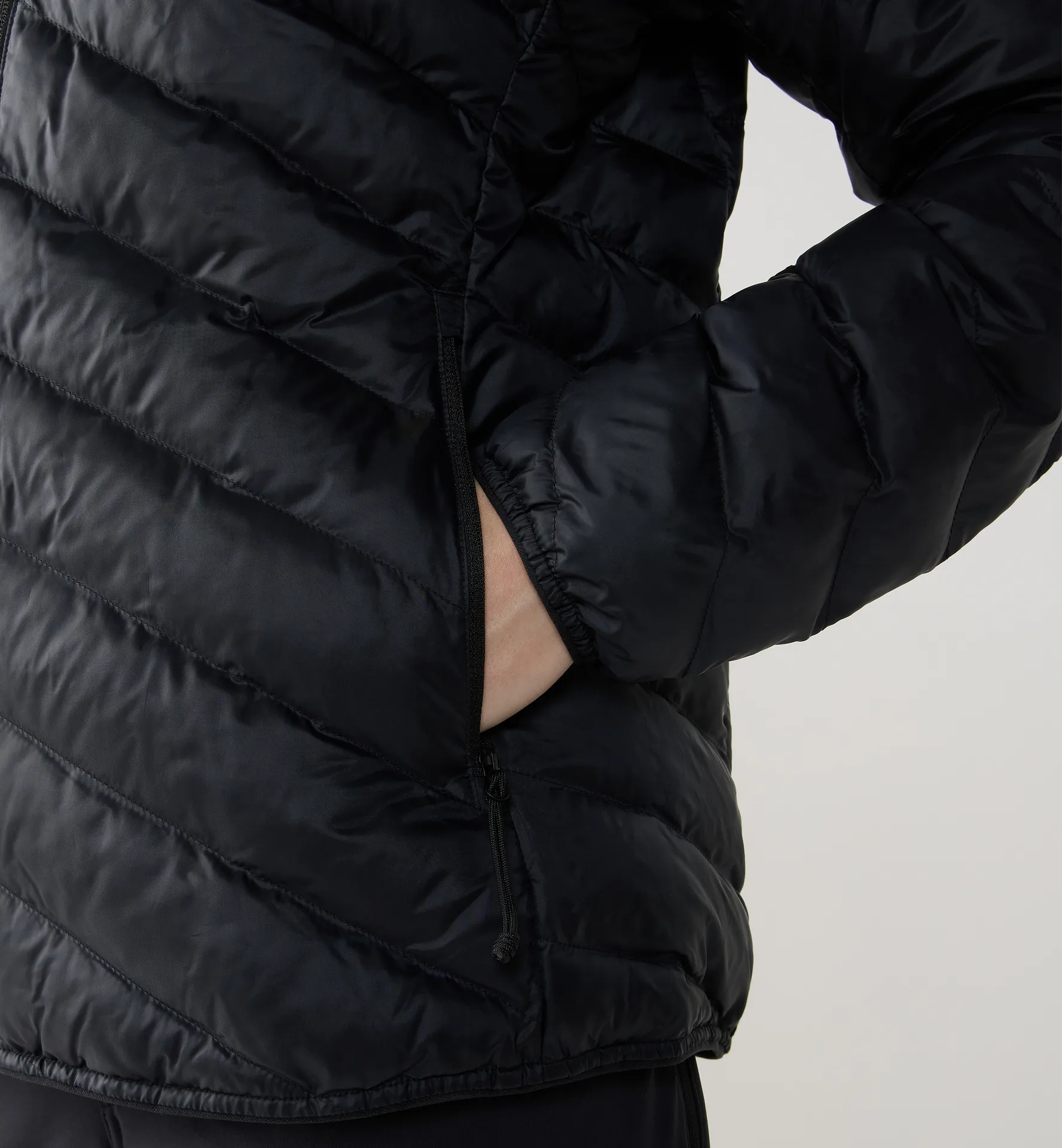 Särna Mimic II Hood Women True Black