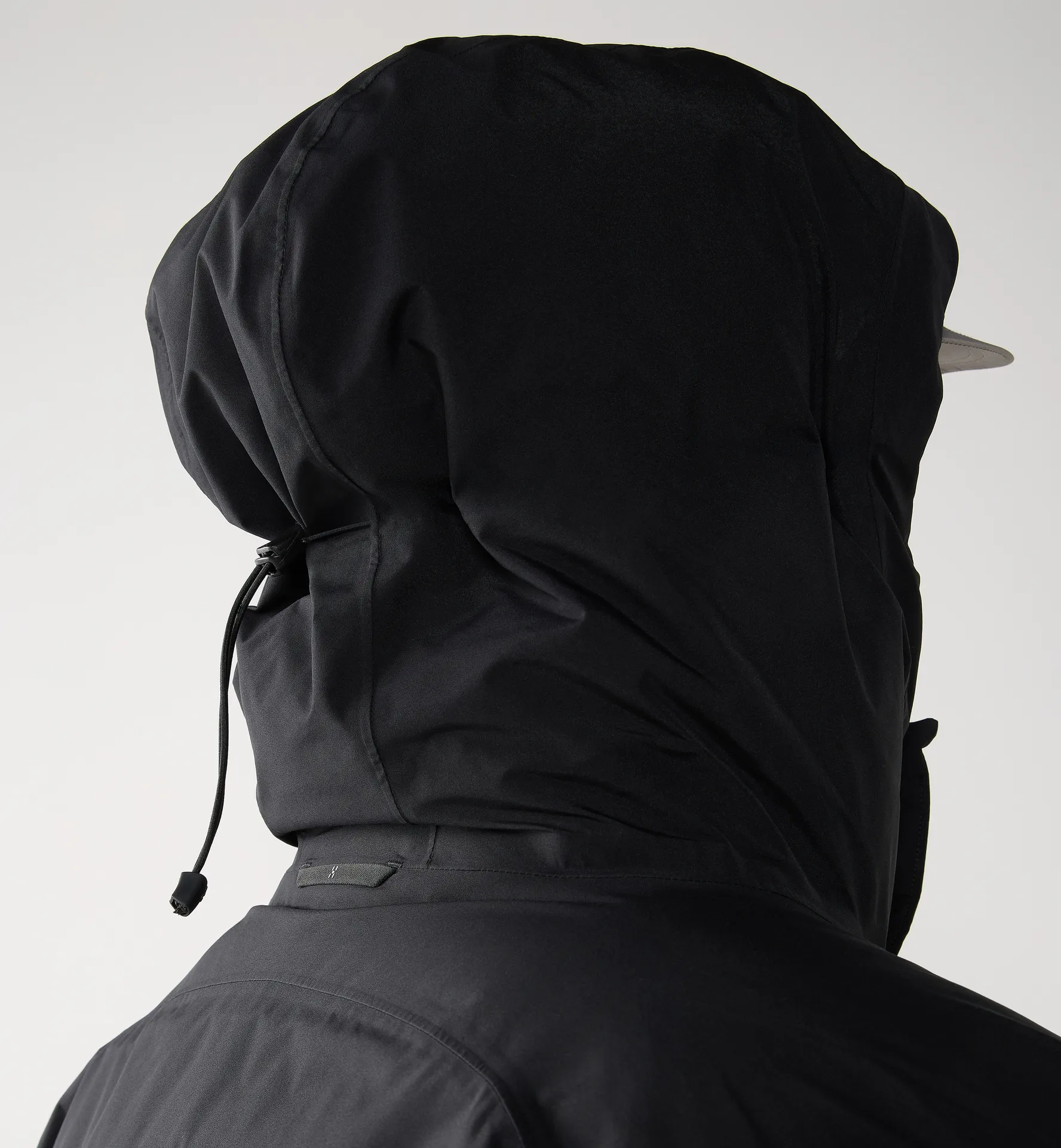 Vara Down GTX Parka Men True Black