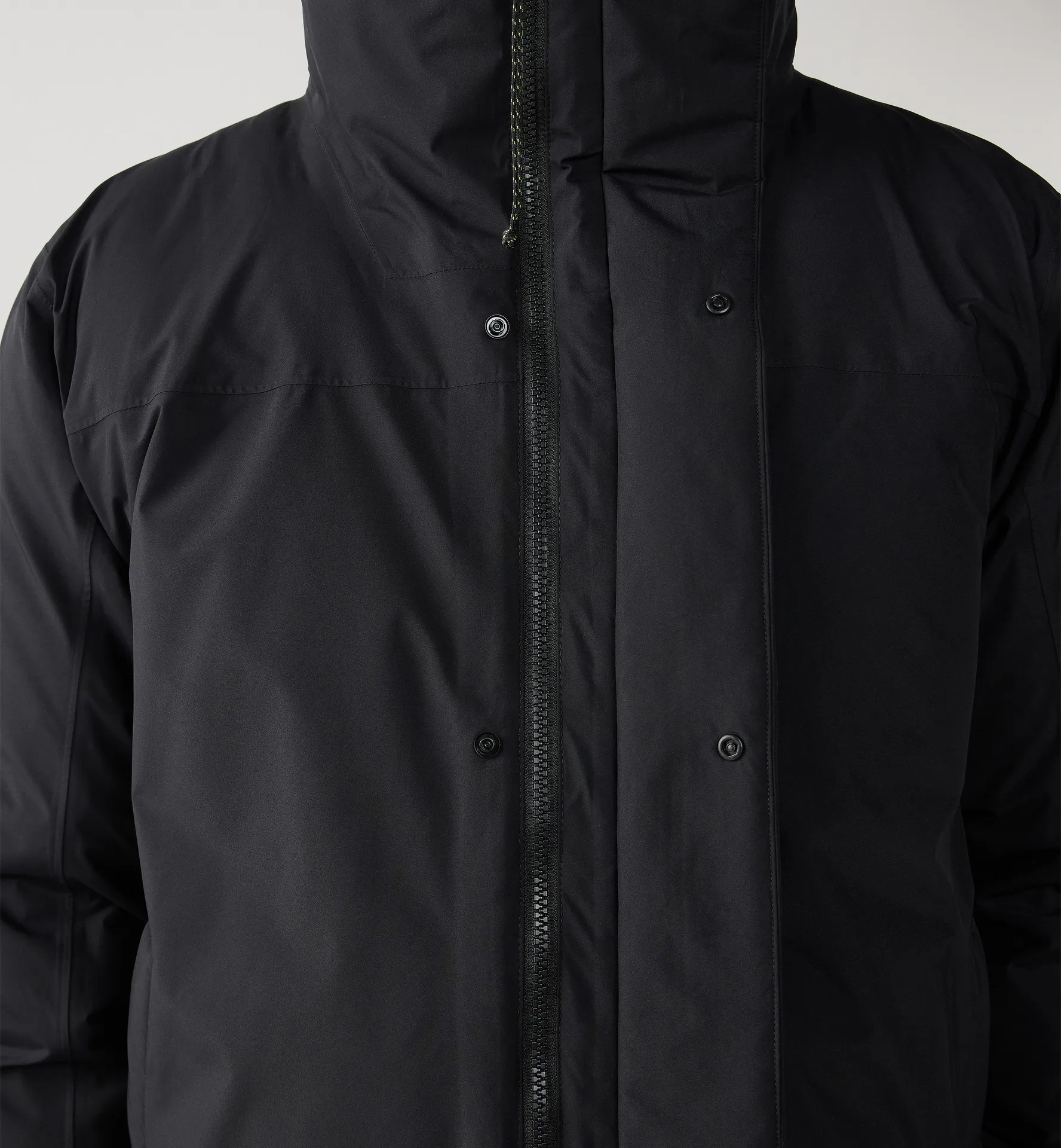 Vara Down GTX Parka Men True Black