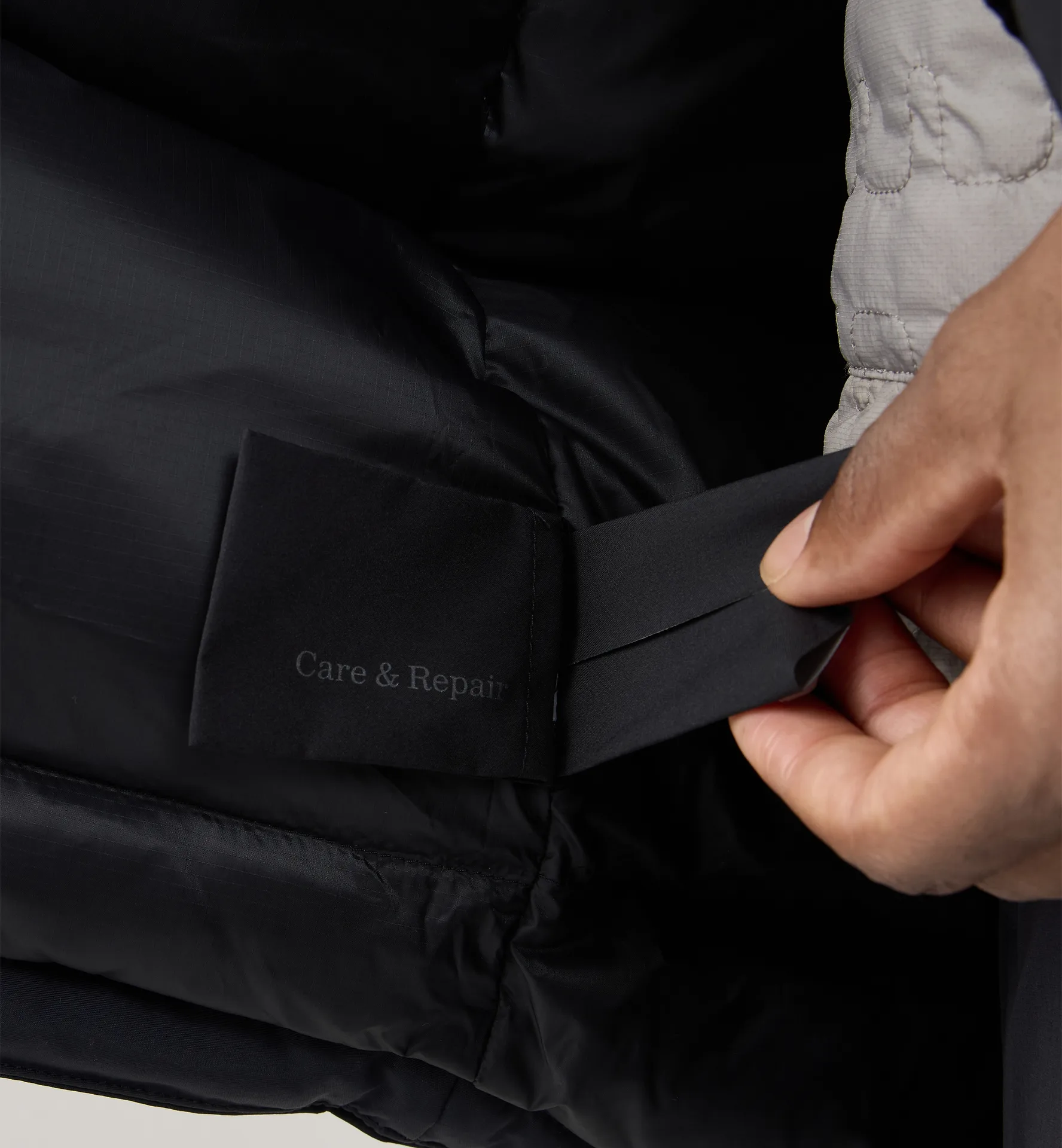 Vara Down GTX Parka Men True Black