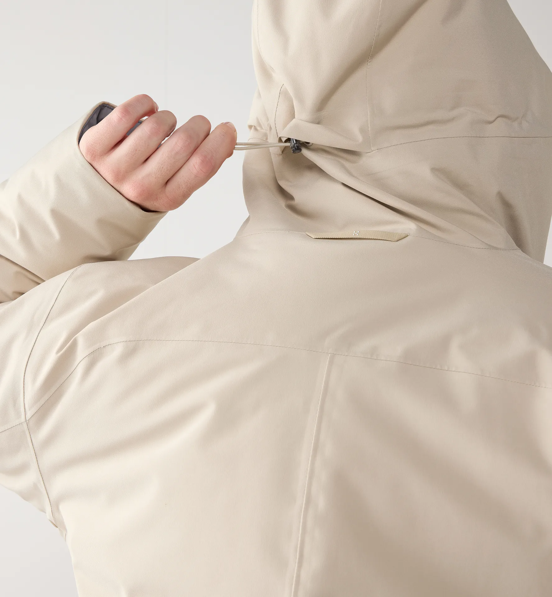 Yra Mimic Proof Parka Women Chalk Beige