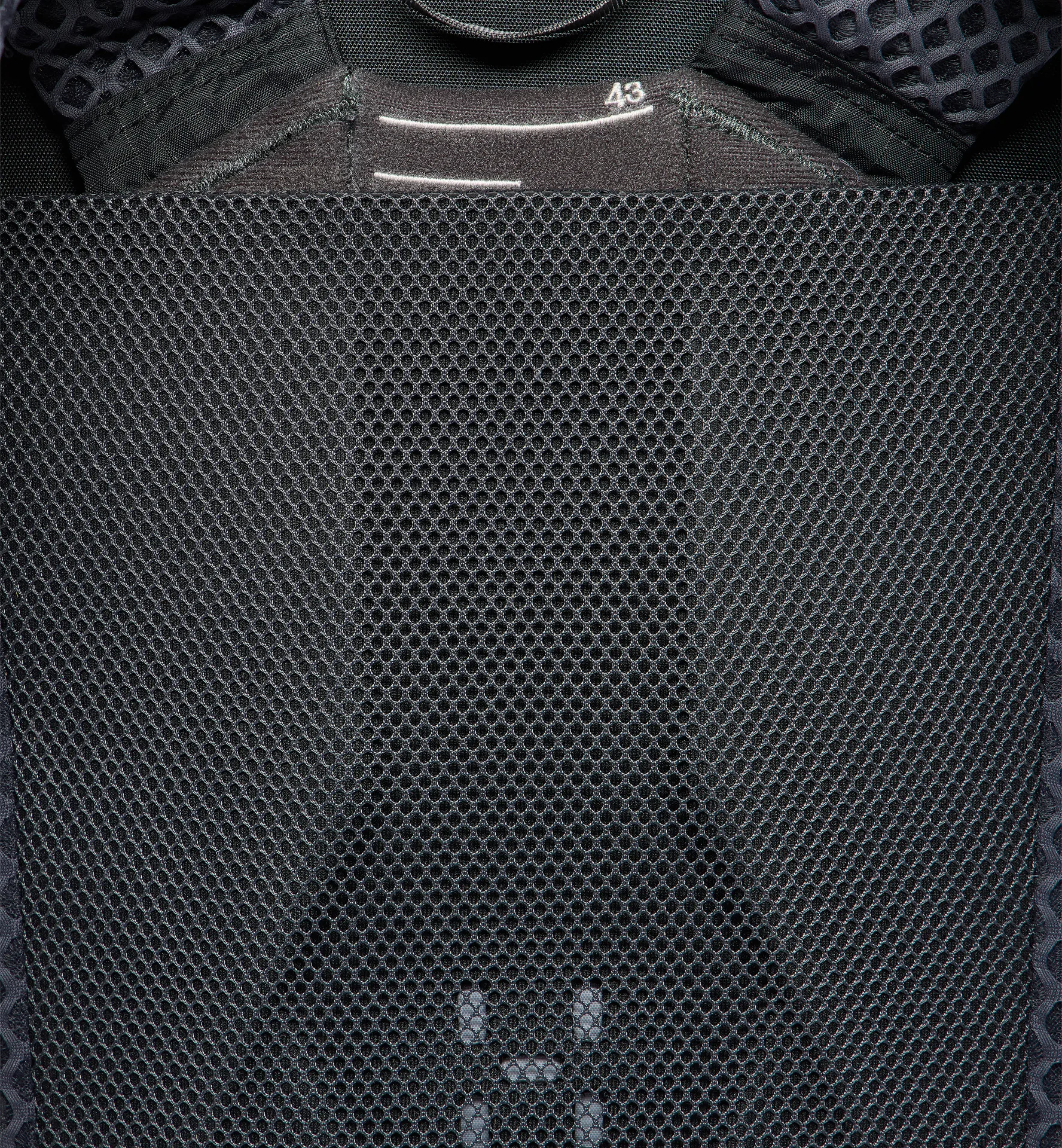 Magma 60L True Black/Magnetite