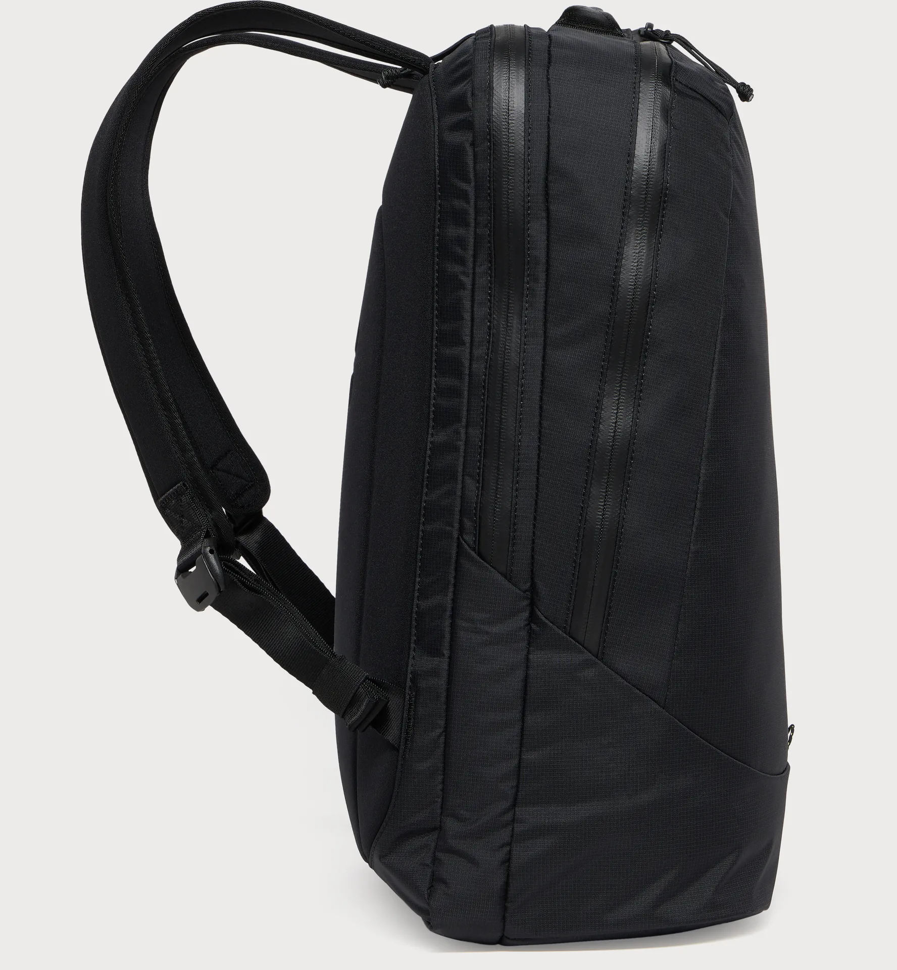 Vara 20L True Black