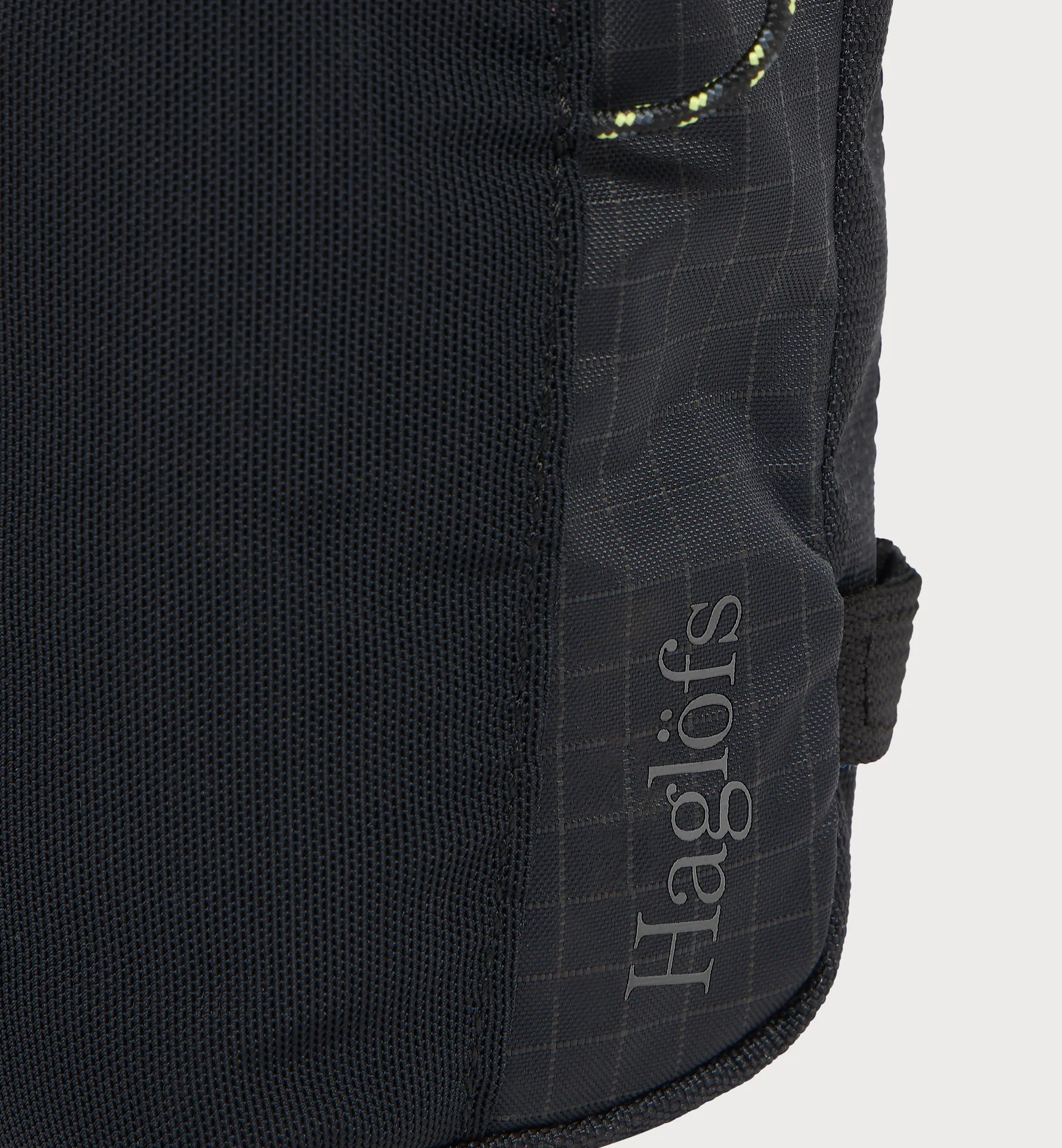 Shoulder pouch True Black