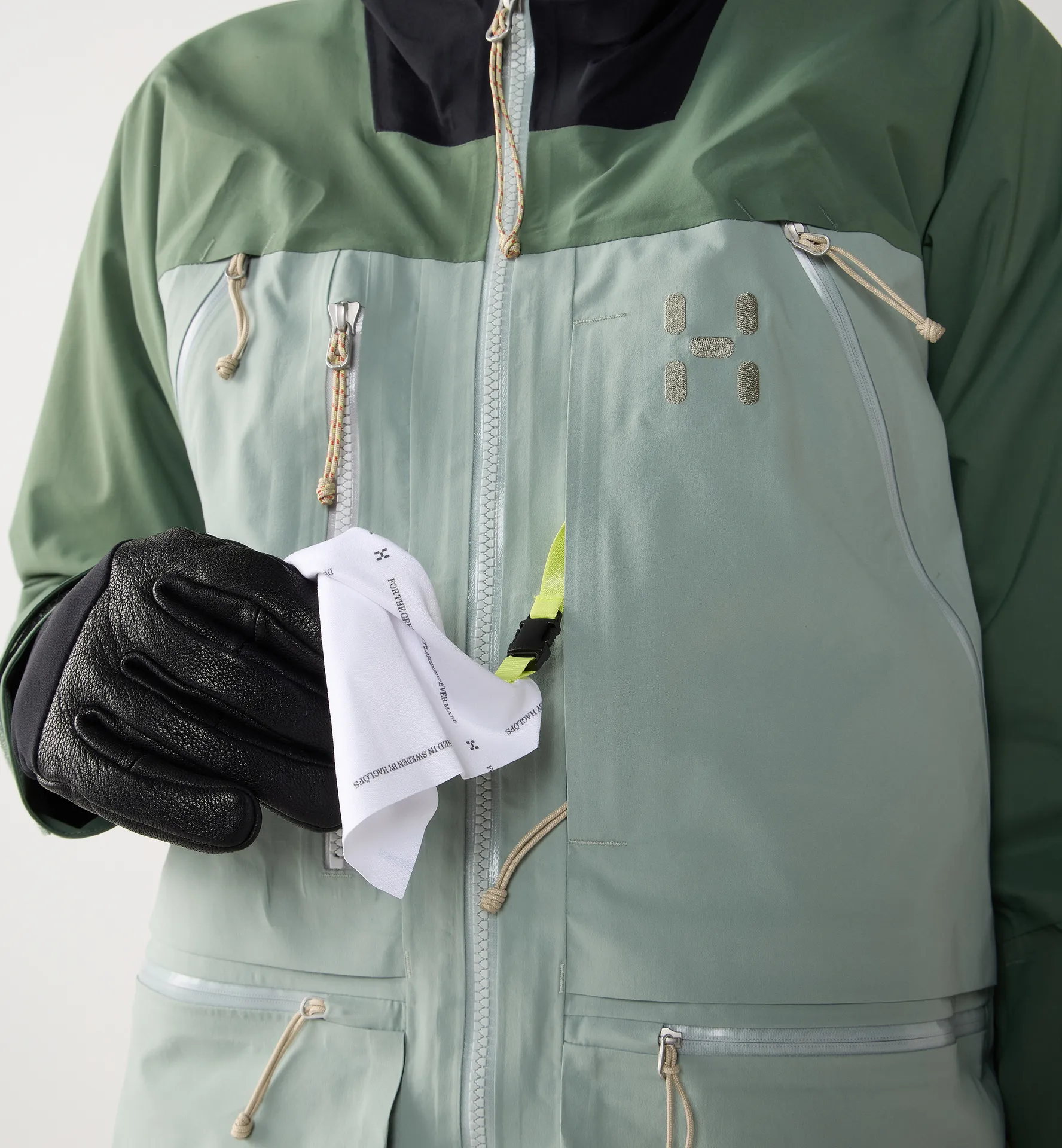 Vassi GTX Pro II Jacket Women True Black/Chlorophyll Green/Dew Green