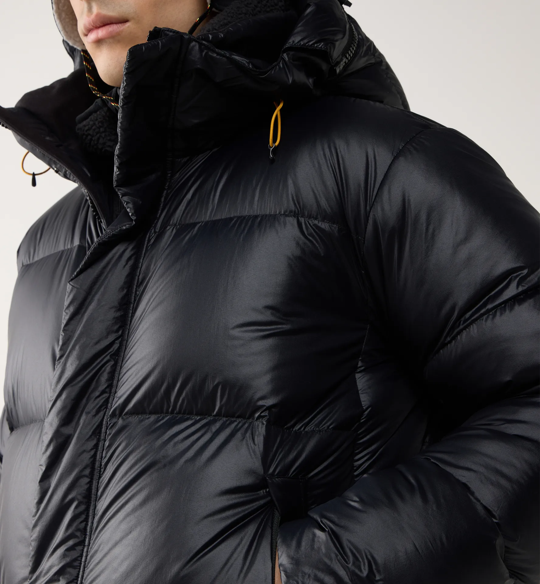 Liden Short Down Hood Men True Black