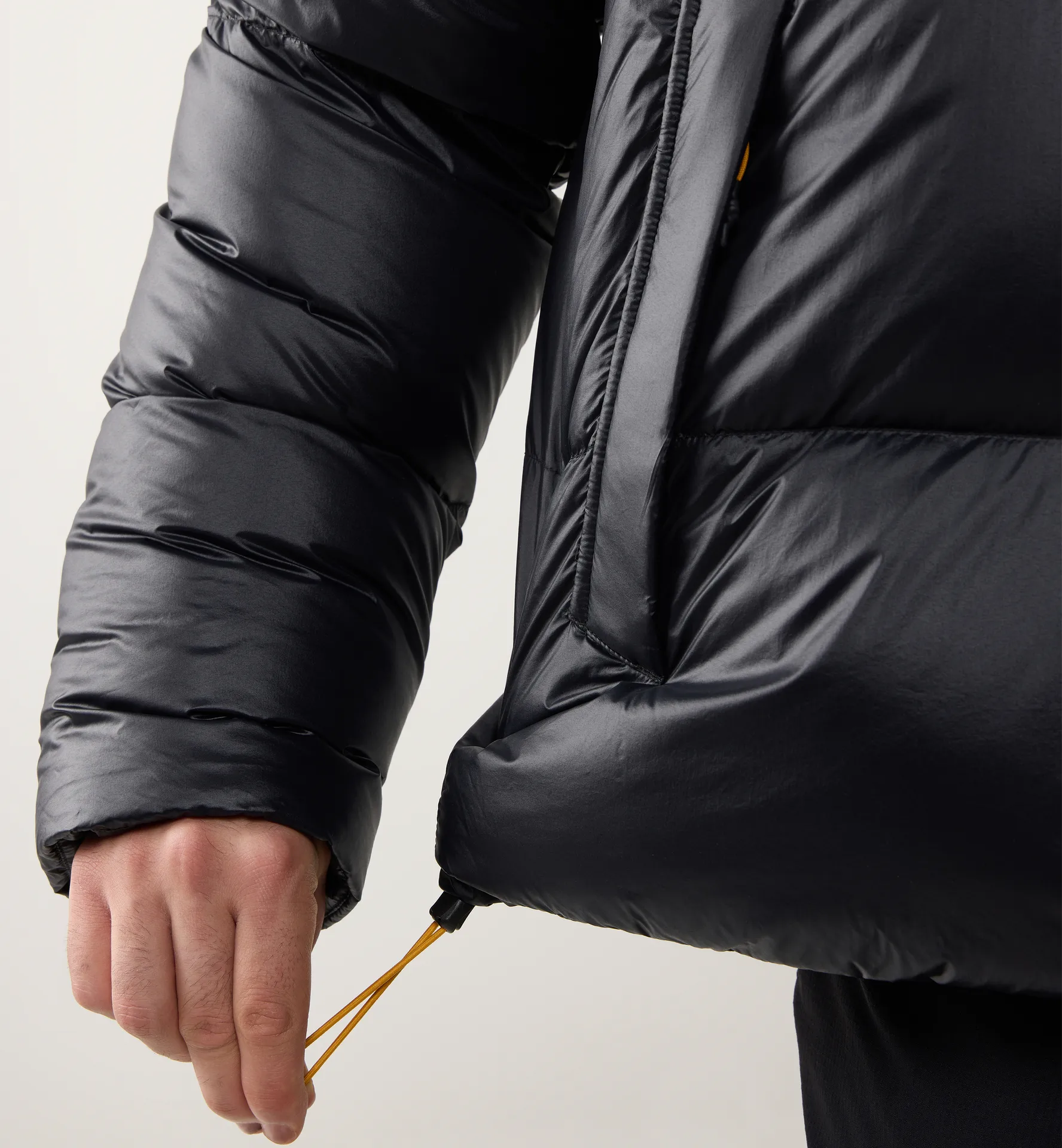 Liden Short Down Hood Men True Black