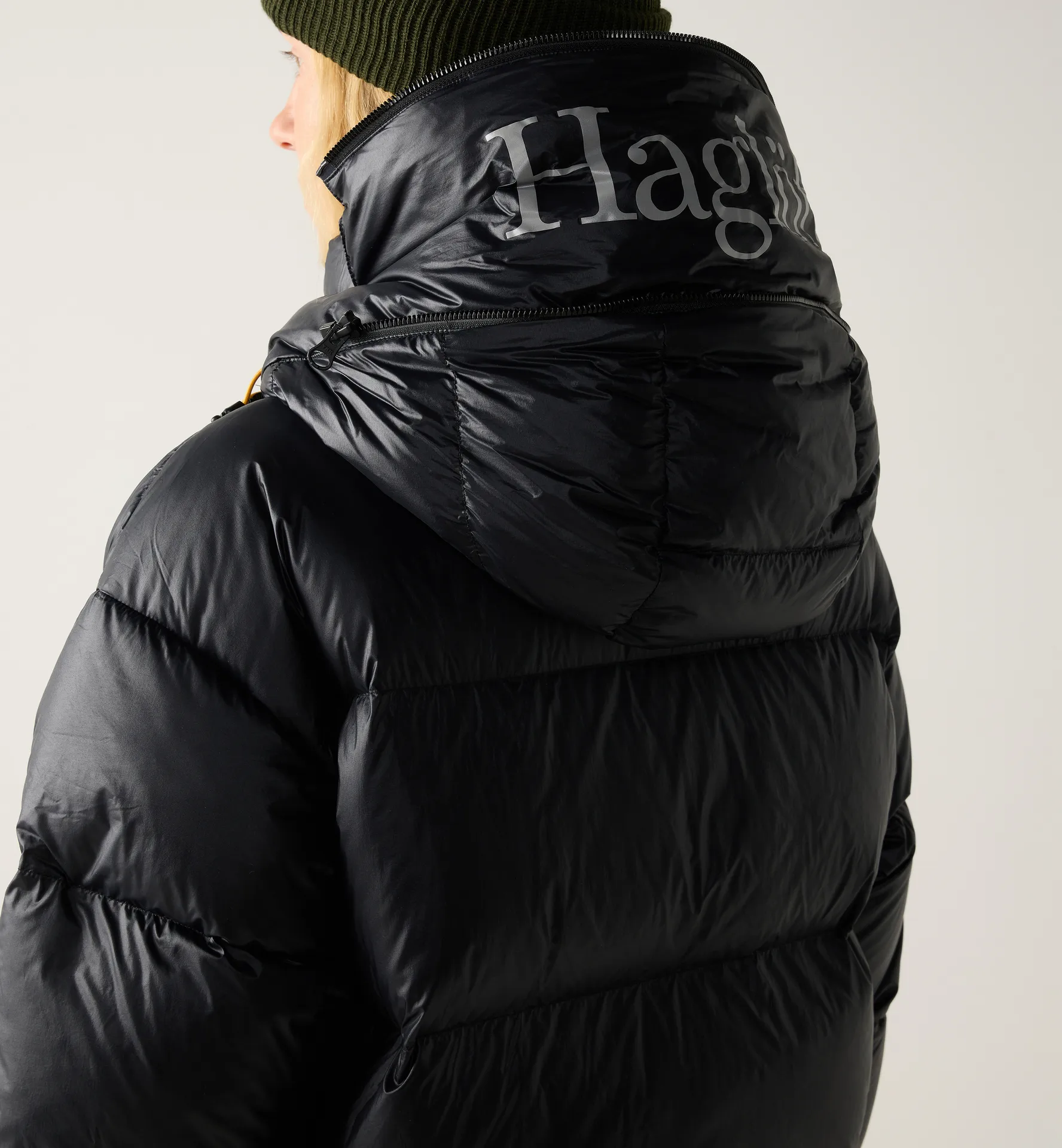 Liden Short Down Hood Women True Black