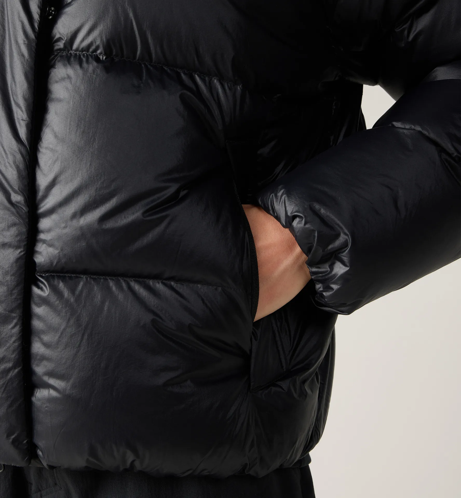 Liden Short Down Hood Women True Black