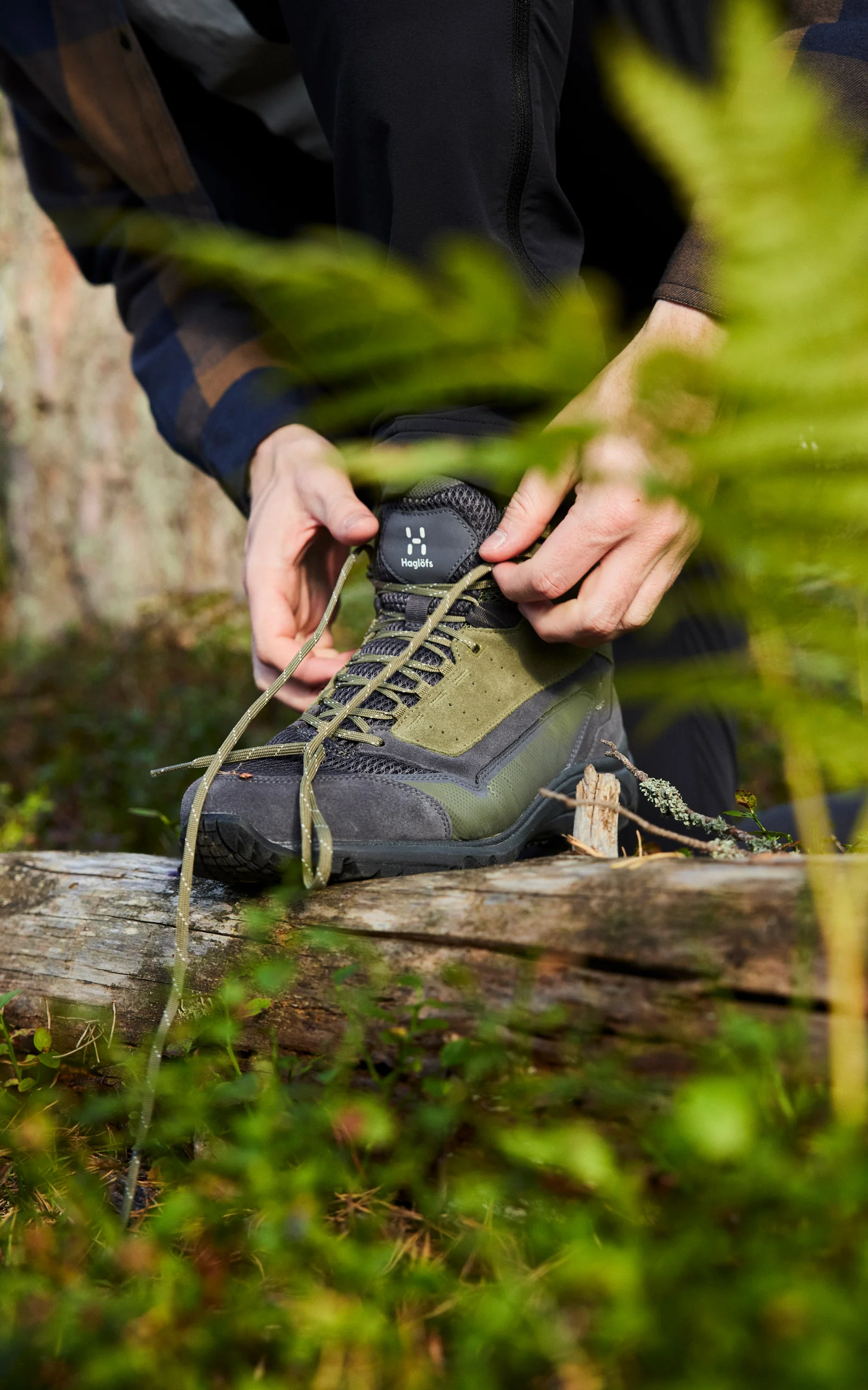 Haglöfs Care and repair Shoes tying the shoelaces
