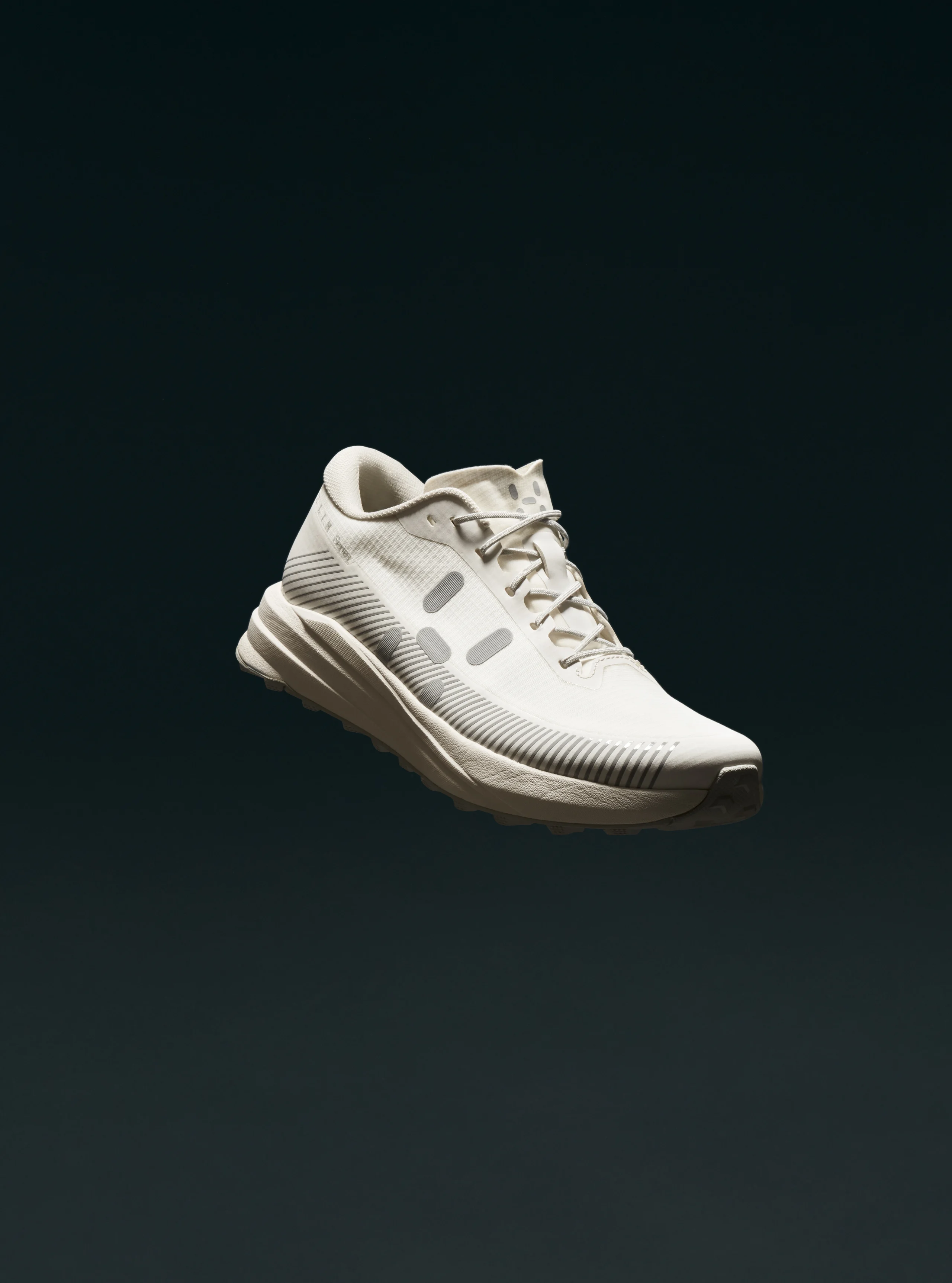 Haglöfs L.I.M Horizon Step into the new Horizon L.I.M Horizon GTX Low White