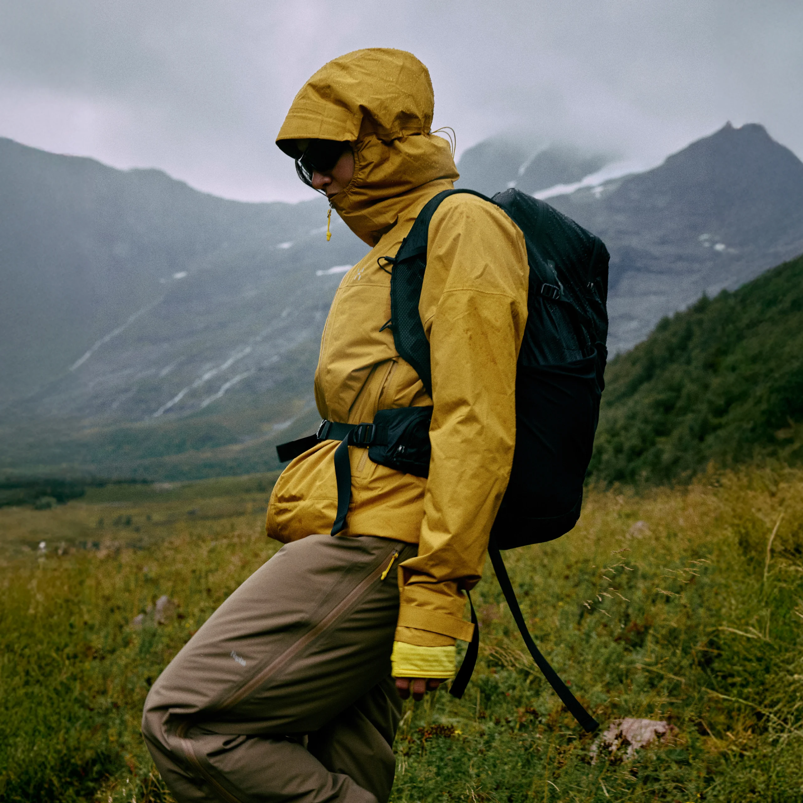 Haglöfs Shell Guide | How to stay dry in wet conditions When do I choose which type of shell? Breese proof