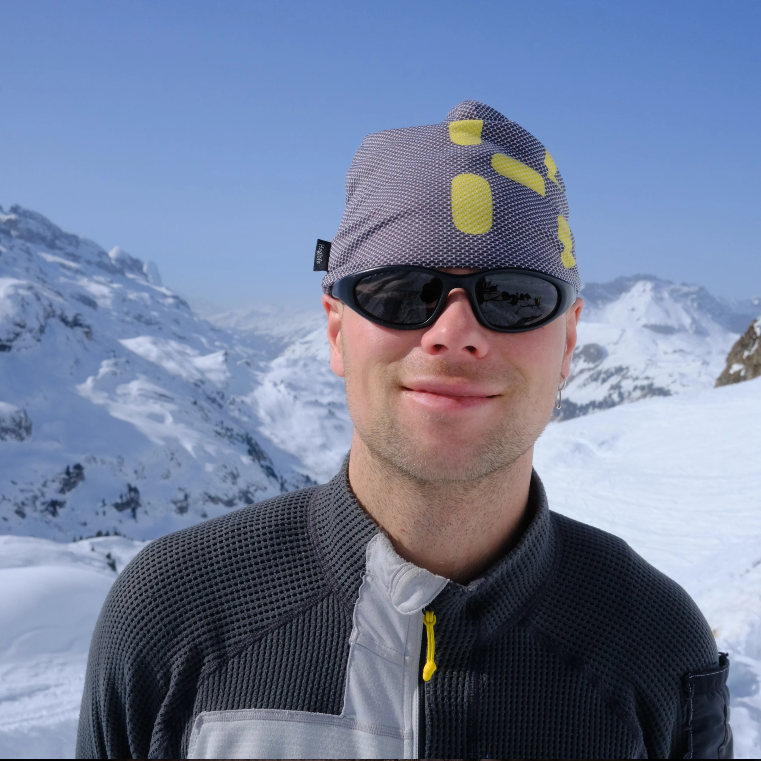 Profile image of Magnus Granér in a Haglöfs hat in the mountains