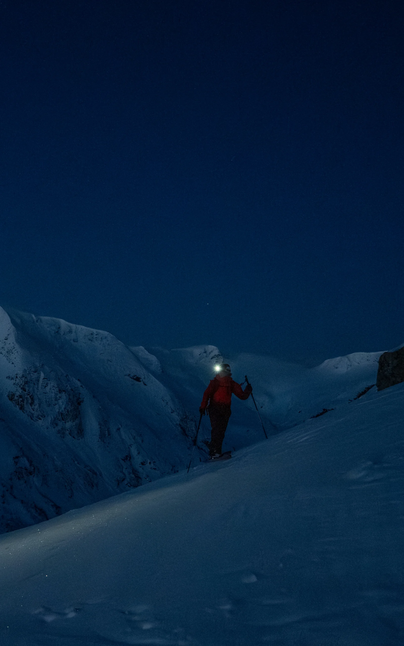 Skiing in the dark in a shell layer jacket from Haglöfs