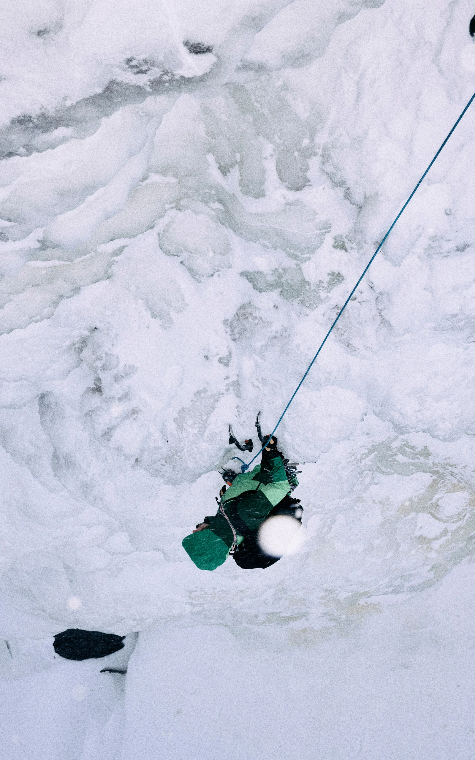 Man iceclimbing
