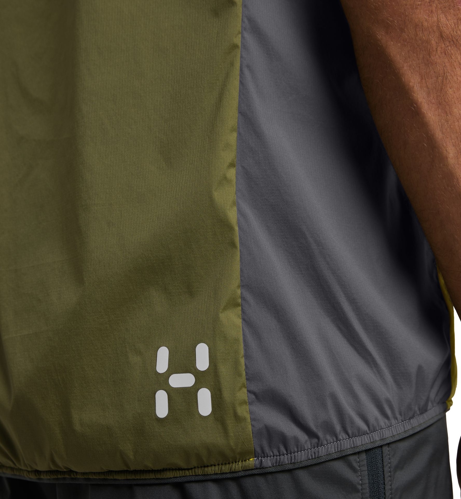 L.I.M Alpha Vest Men Aurora/Olive green