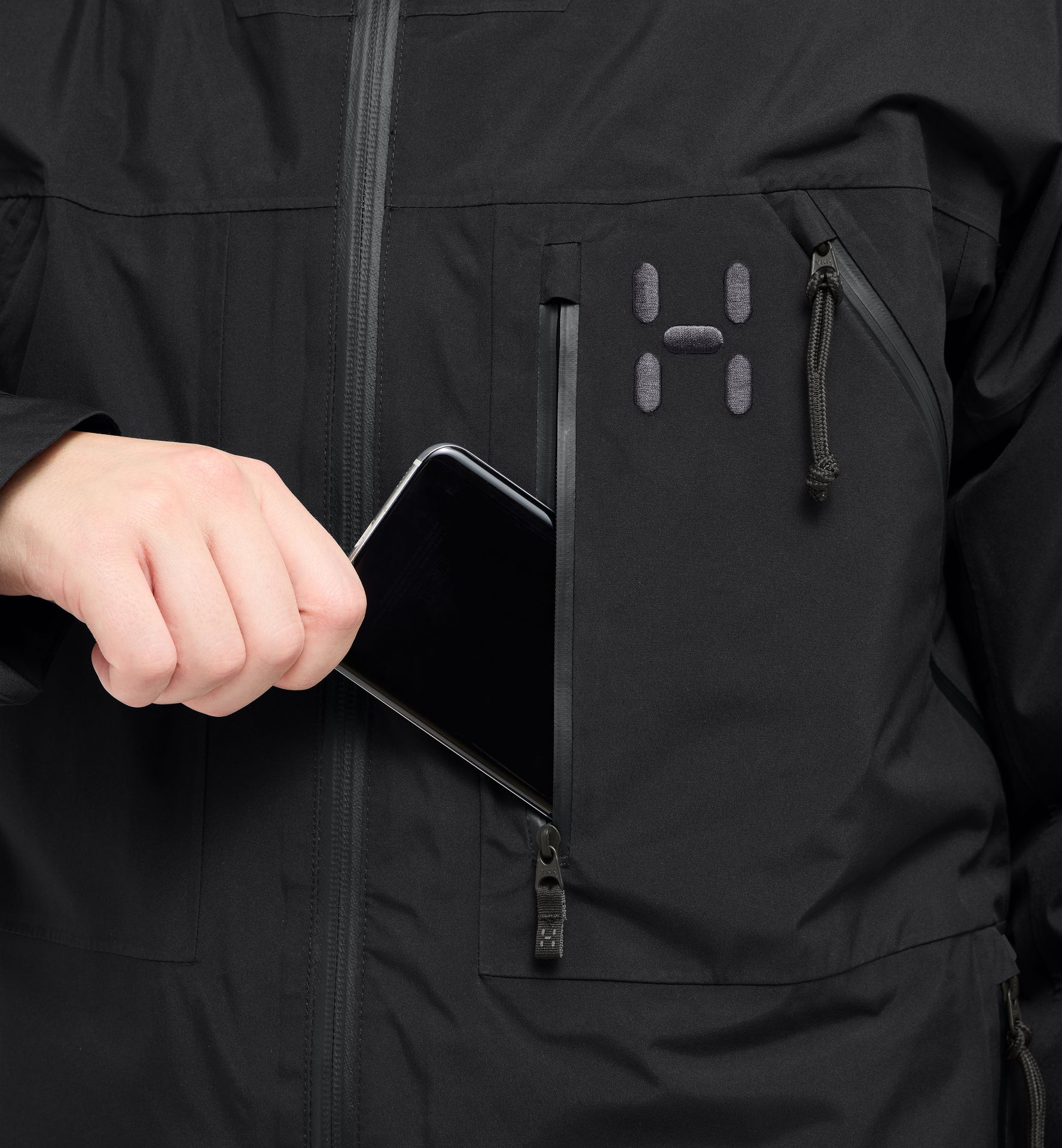 Latnja GTX Insulated Jacket Women True Black