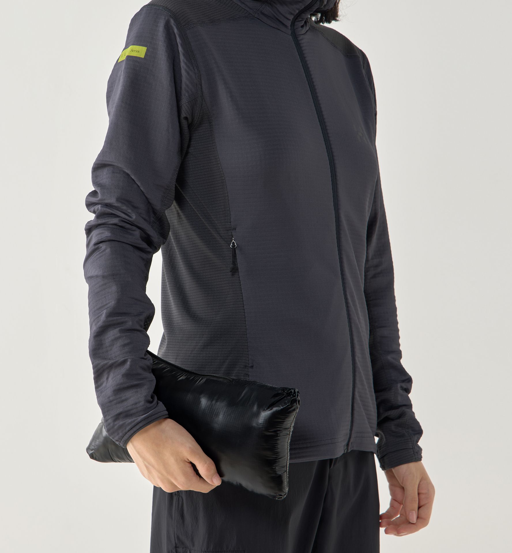 L.I.M Mimic II Hood Women True Black