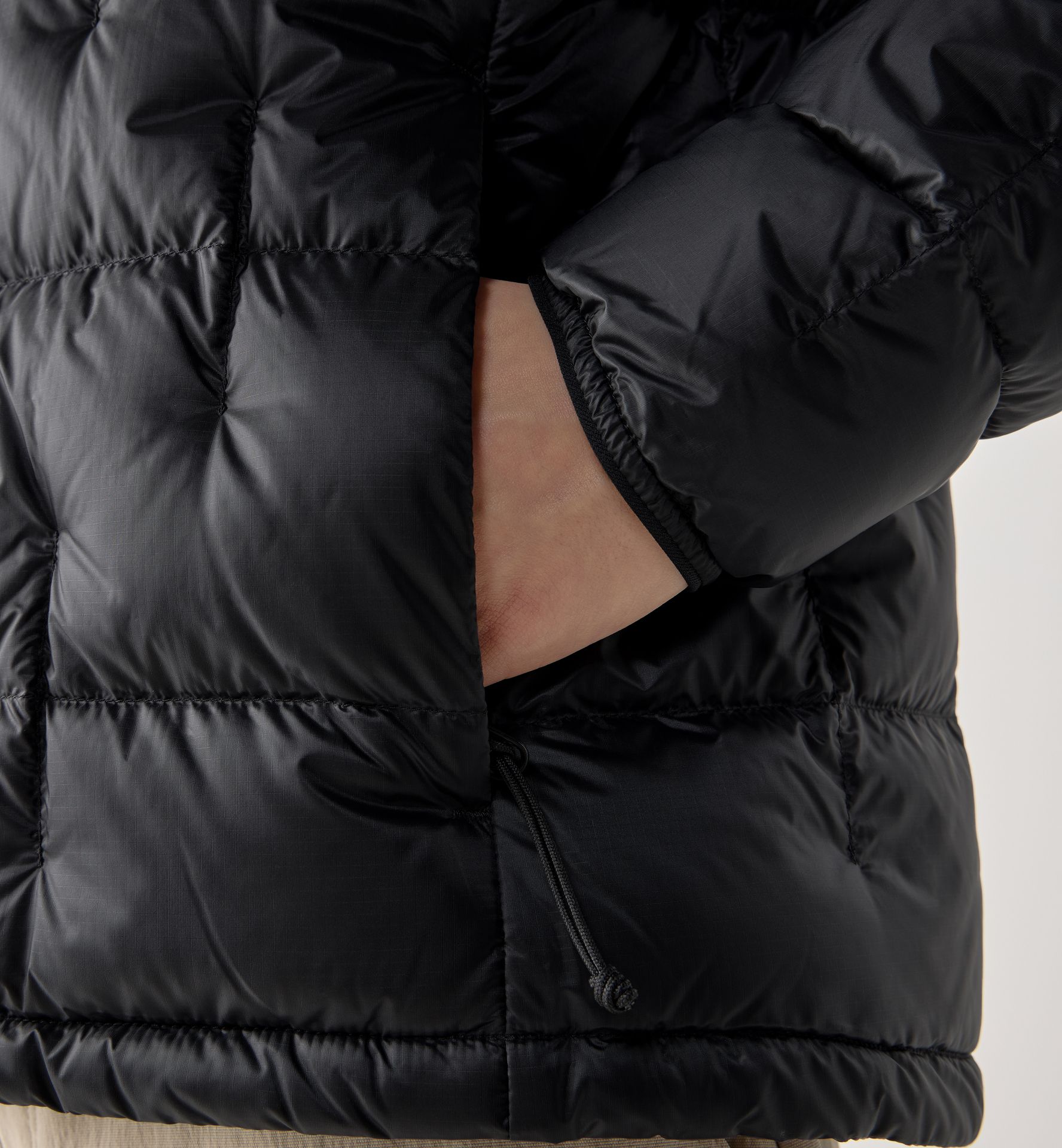 Hede Down Hood Women True Black