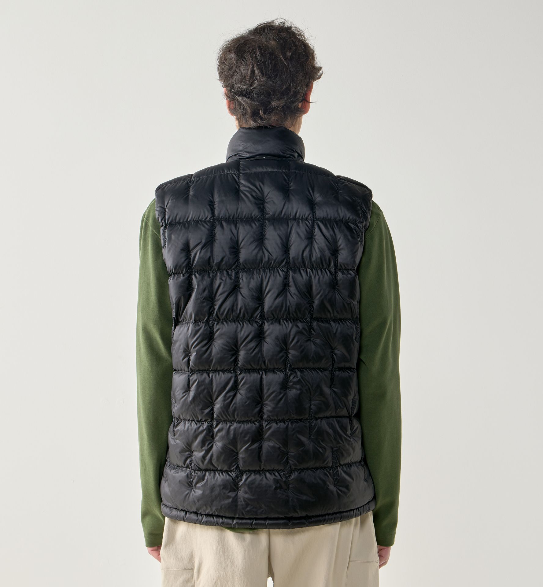 Hede Down Vest Men True Black