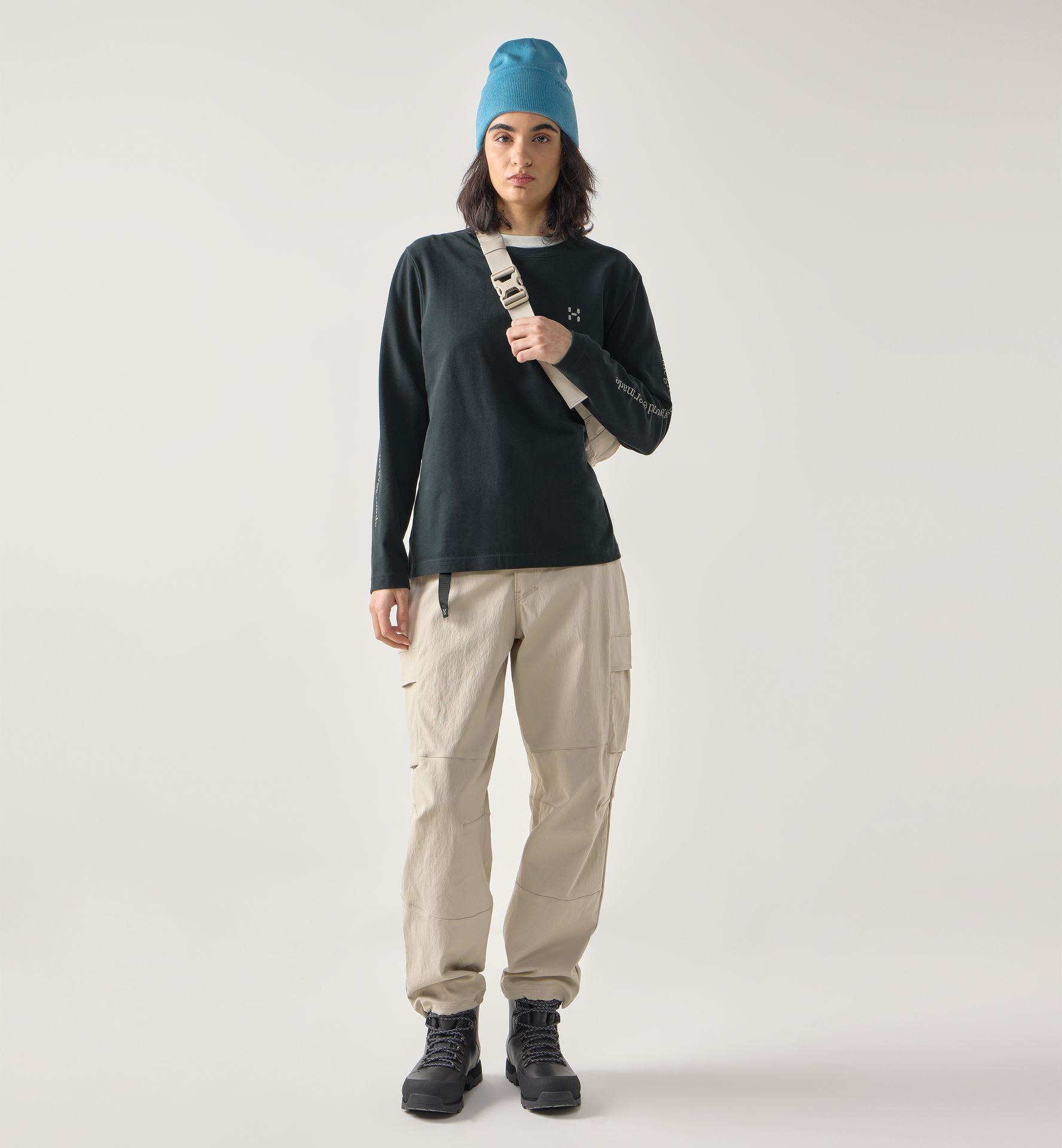 Brand LS Tee Women True Black